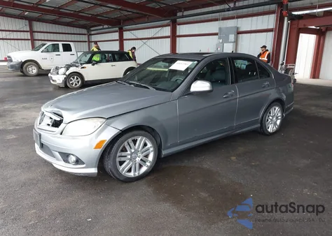 2008 Mercedes-Benz C 300 Luxury/Sport z USA, uszkodzony, nr VIN WDDGF54X88R017174